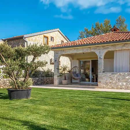 Villa Luna By Interhome